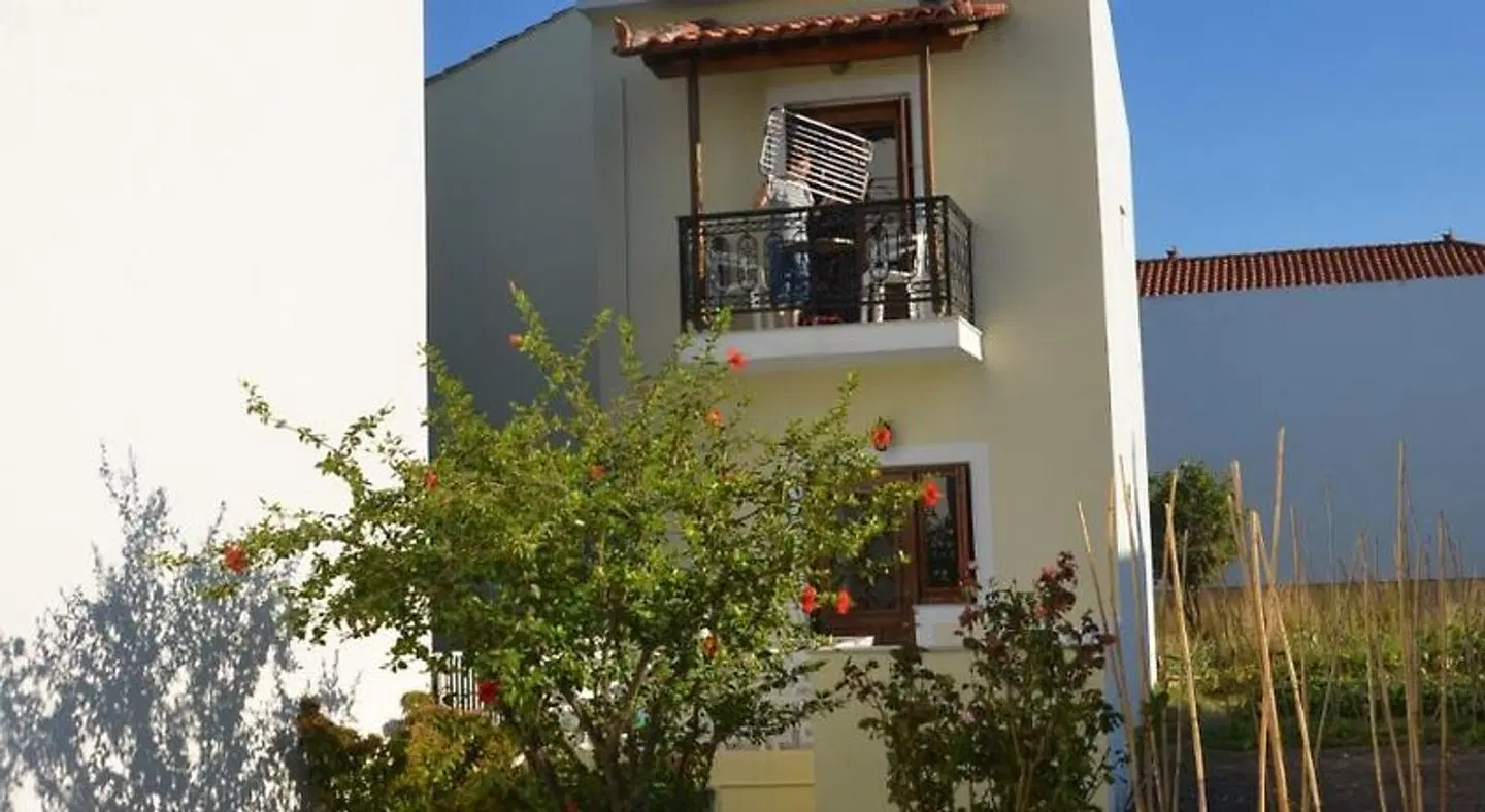 Rania EXTERIOR
