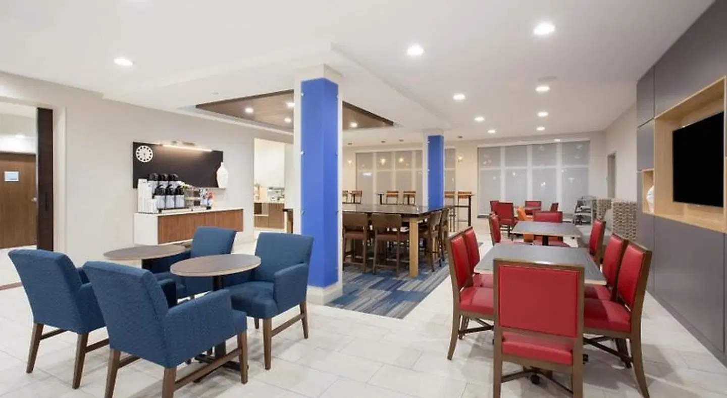 Holiday Inn Express & Suites Amarillo LOUNGE_LOBBY