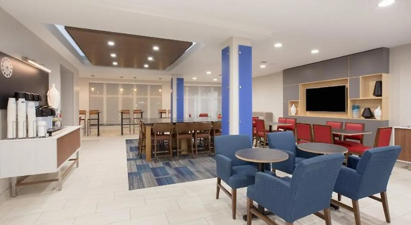 Holiday Inn Express & Suites Amarillo LOUNGE_LOBBY