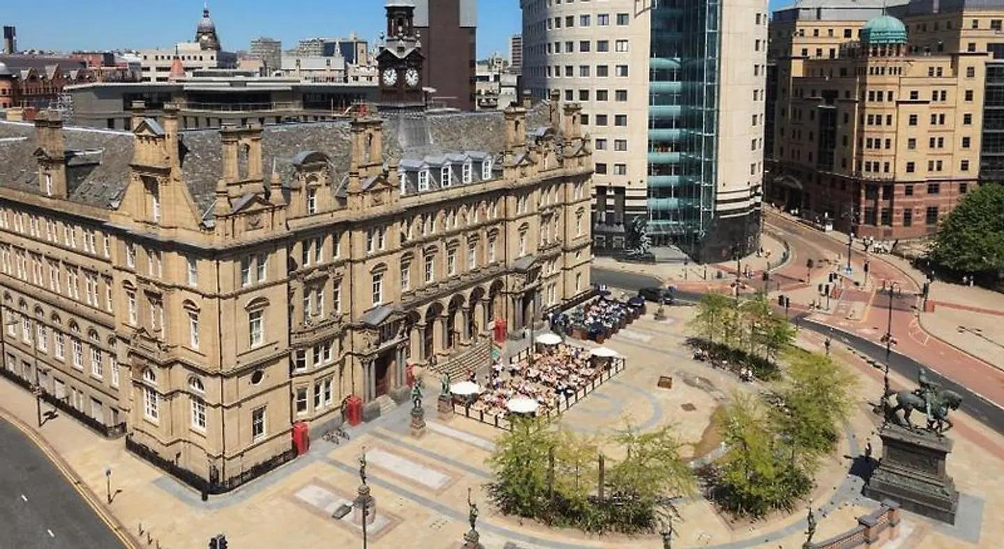 Park Plaza Leeds EXTERIOR