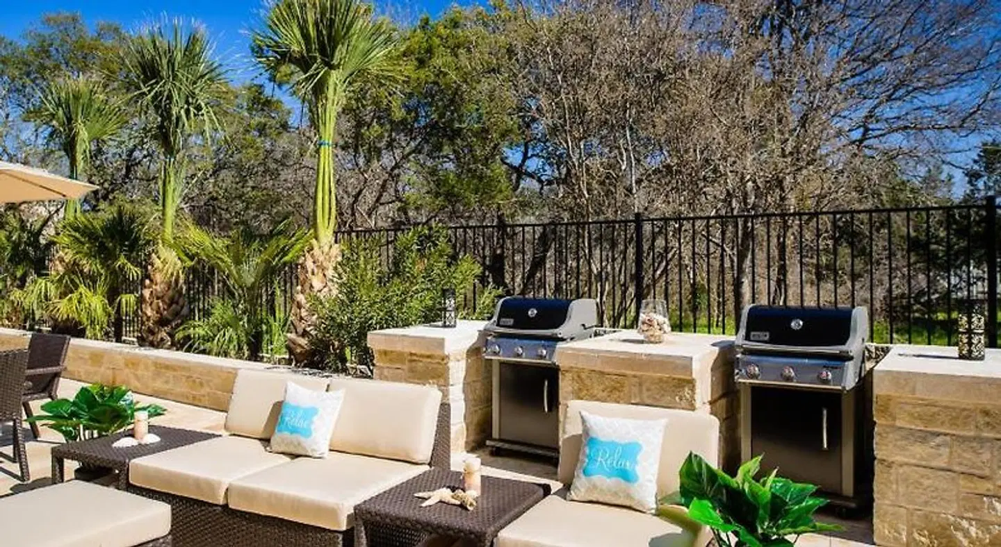 Holiday Inn Express & Suites Austin NW - Arboretum Area by IHG Terrasse