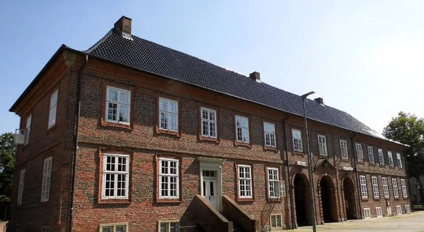 Pelli Hof EXTERIOR