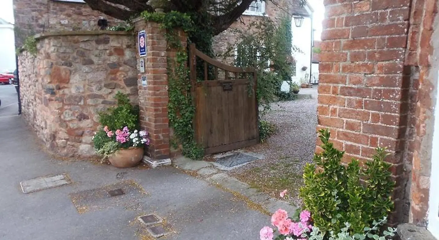 The Old House Cottages Garten