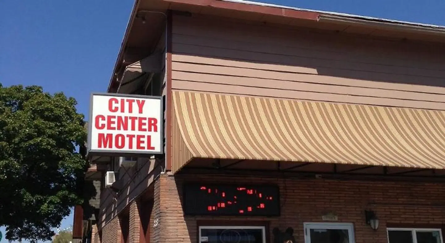 City Center Motel EXTERIOR