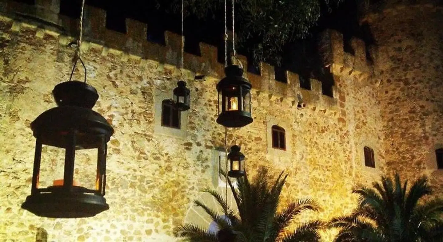 Castillo de Cáceres EXTERIOR