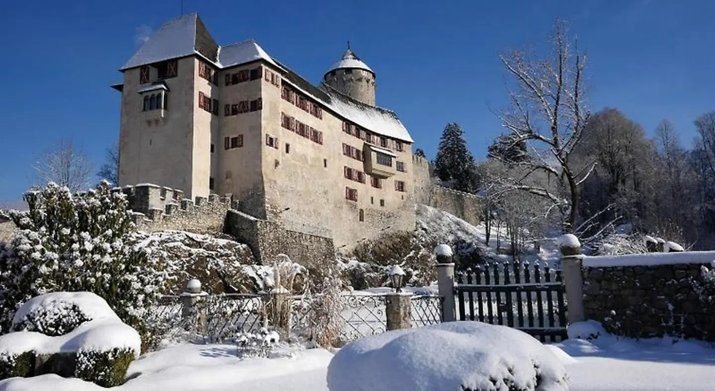 Schloß Matzen EXTERIOR