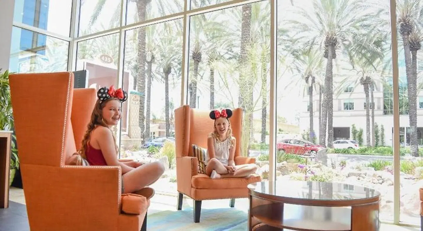 Hotel Indigo Anaheim by IHG LOUNGE_LOBBY