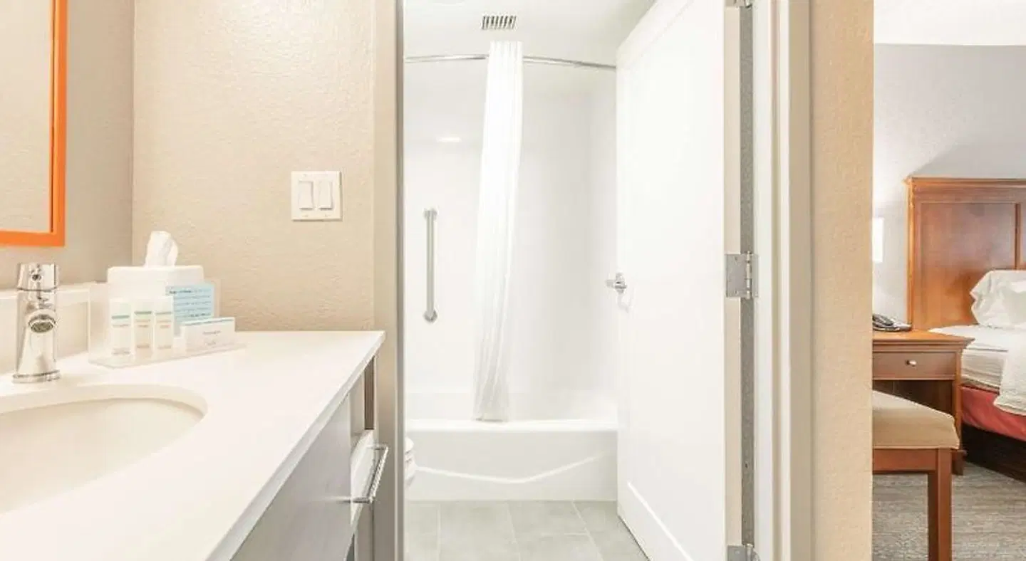 Hampton Inn Gainesville Badezimmer