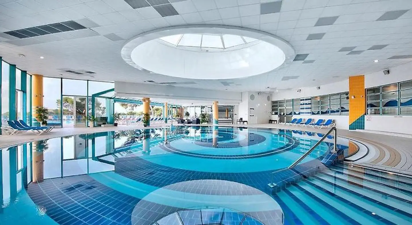 La Font des Horts Hallenbad