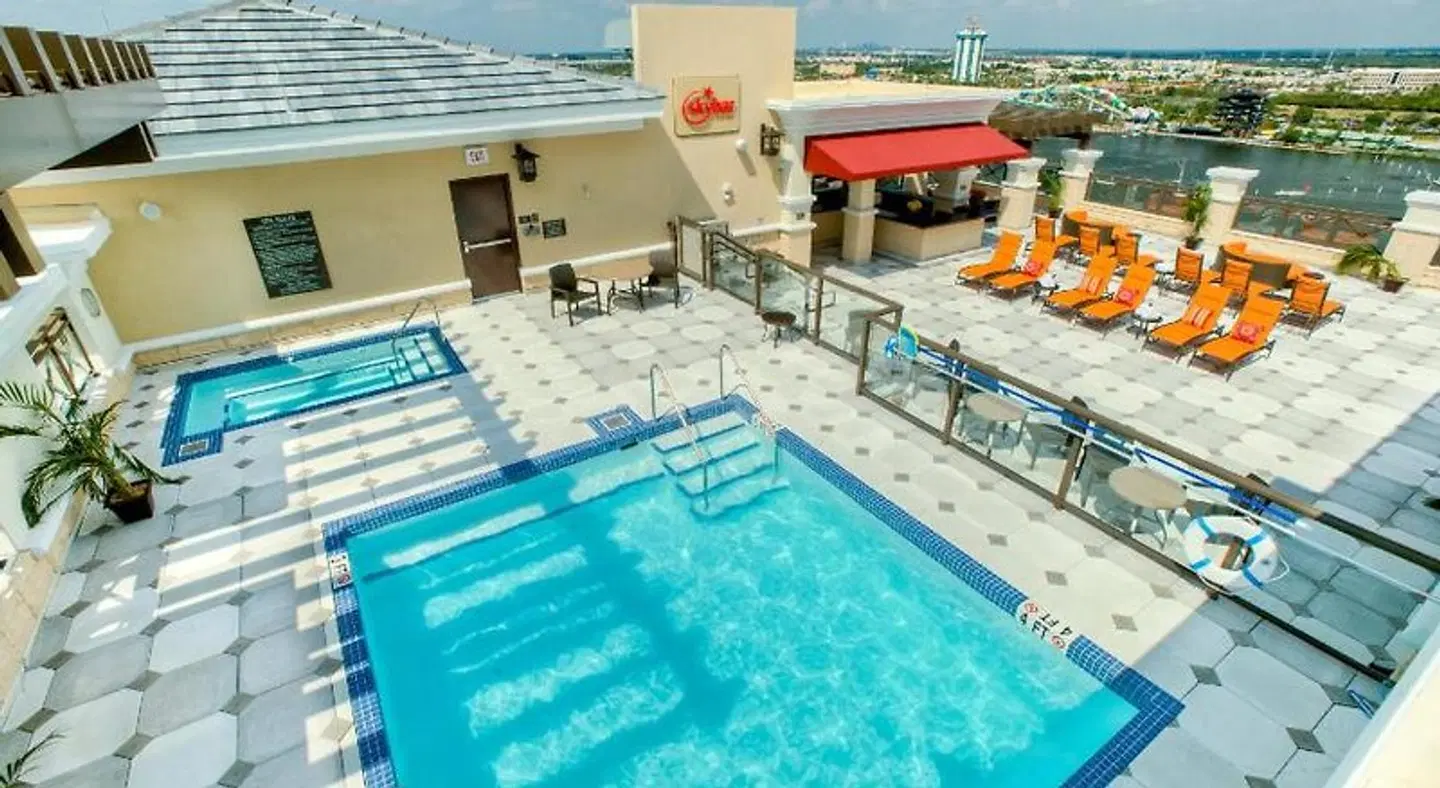 Ramada Plaza by Wyndham Orlando Suites Intl Drive OUTDOOR_POOL