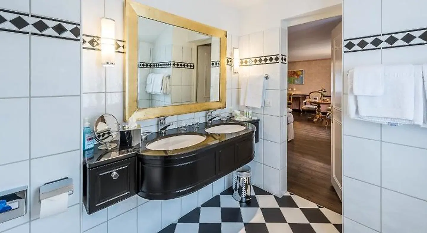 Kurhotel Im Park Badezimmer