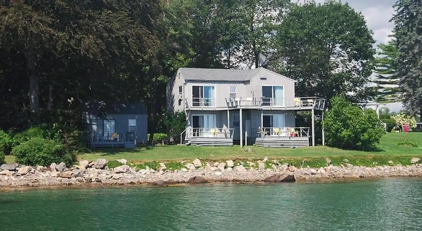 Dockside Guest Quarters EXTERIOR