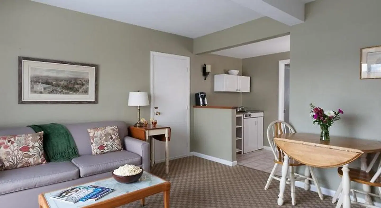 Dockside Guest Quarters ROOM_EXAMPLE