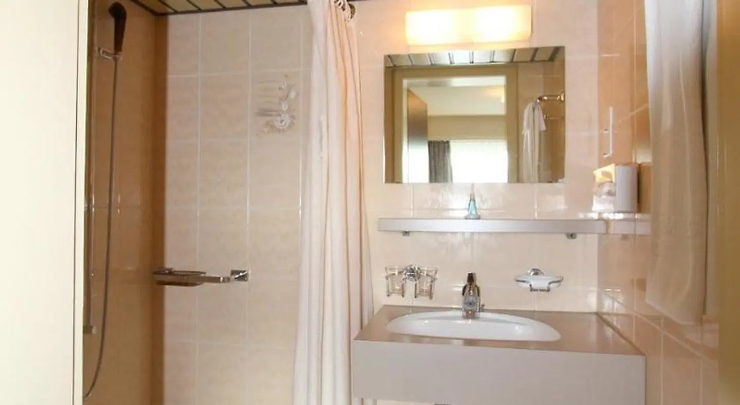 Hotel Terminus Brugg Badezimmer