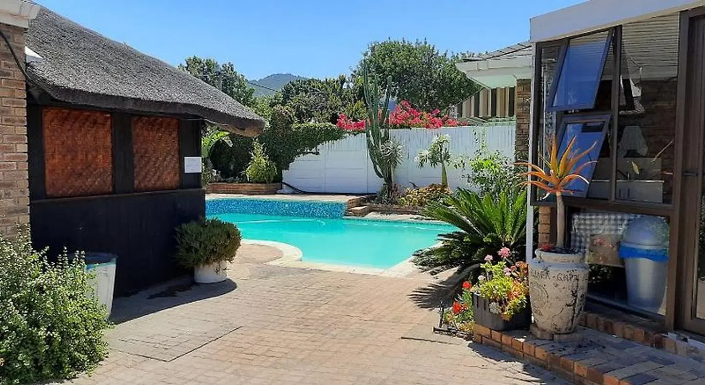 Vergenoegd Guesthouse OUTDOOR_POOL