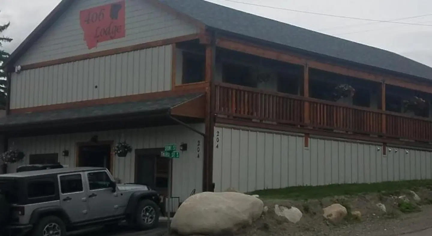 406 Lodge EXTERIOR