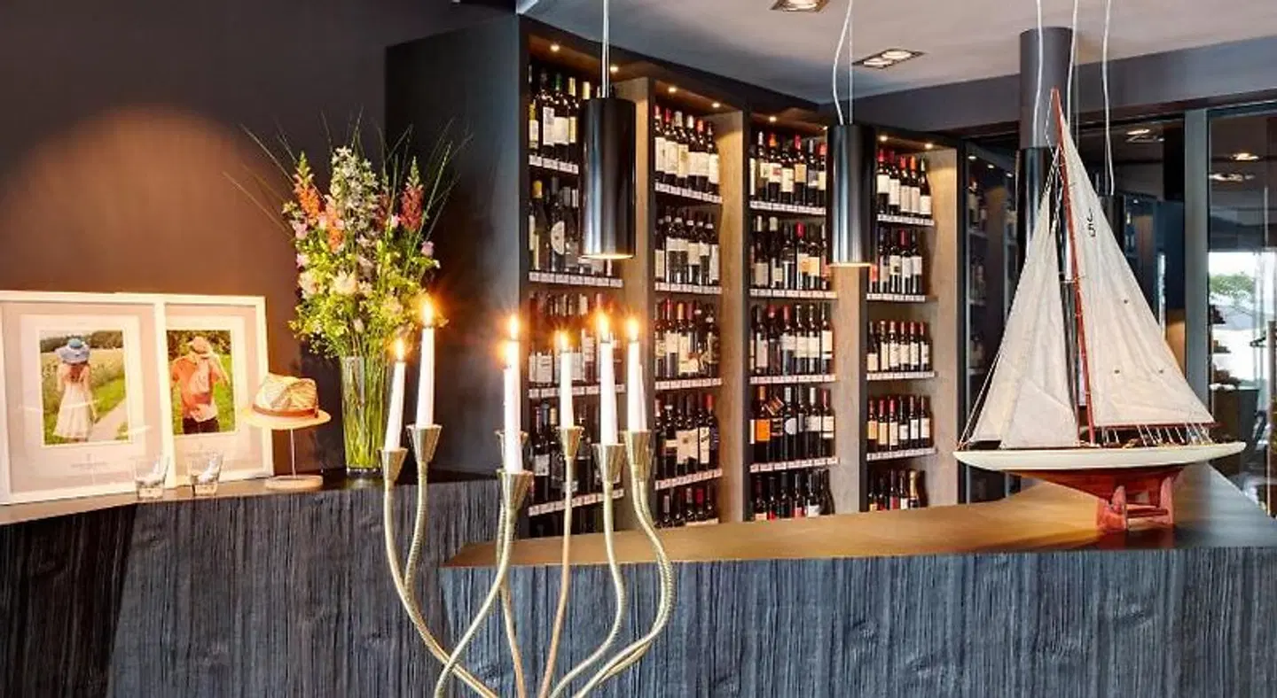 Hotel-Restaurant-Schifflände Bar