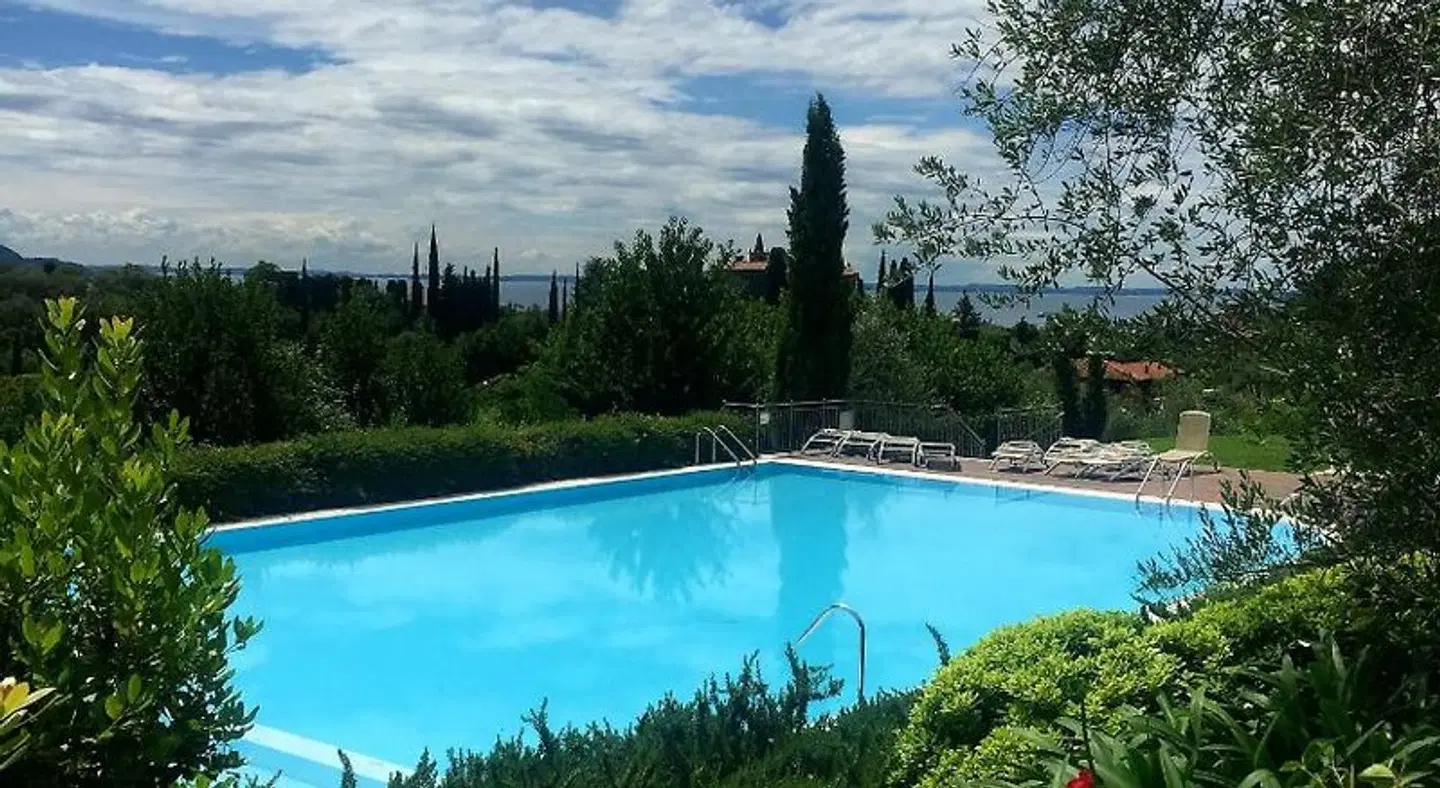 Apartments Golf Bogliaco OUTDOOR_POOL