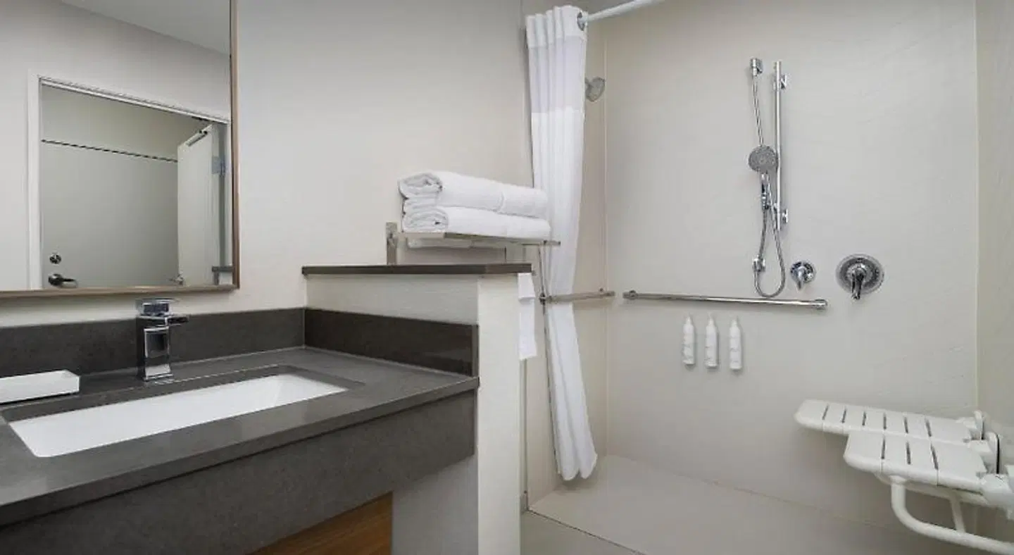 Fairfield by Marriott Inn & Suites Aberdeen Badezimmer