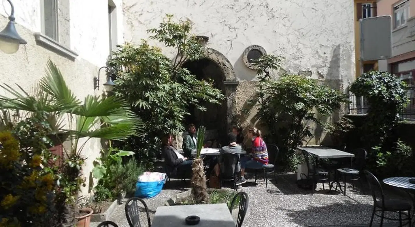 Garni Bar Sport Garten