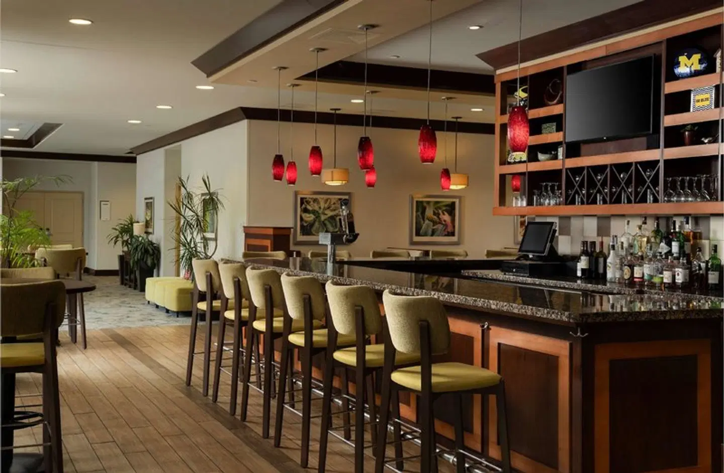 Hilton Garden Inn Ann Arbor Bar