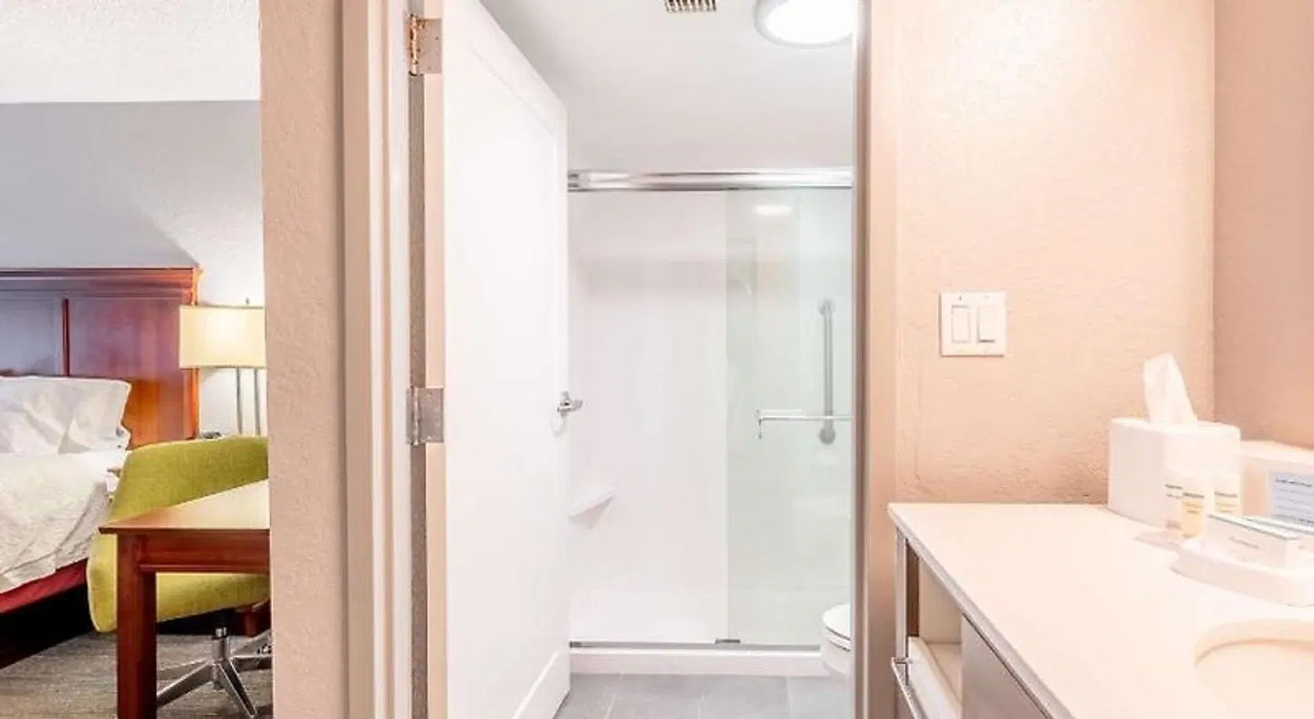 Hampton Inn Gainesville Badezimmer