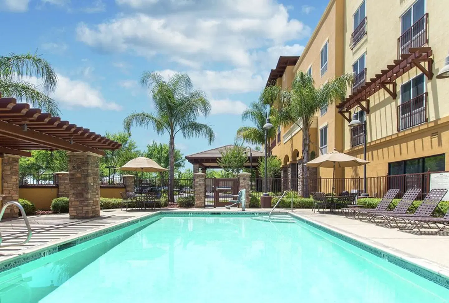 Hampton Inn & Suites Lodi OUTDOOR_POOL