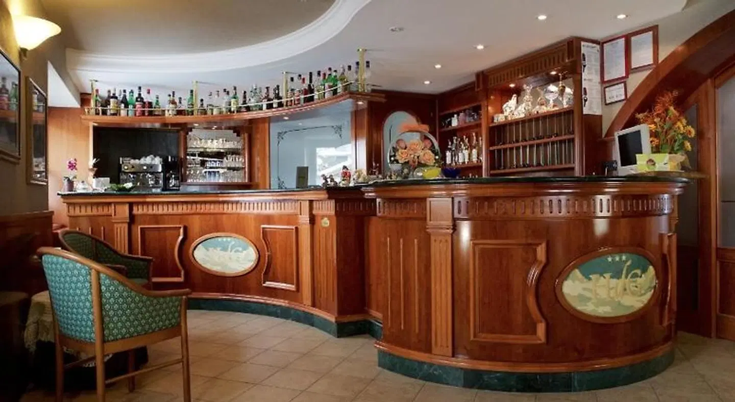 Du Glacier Bar