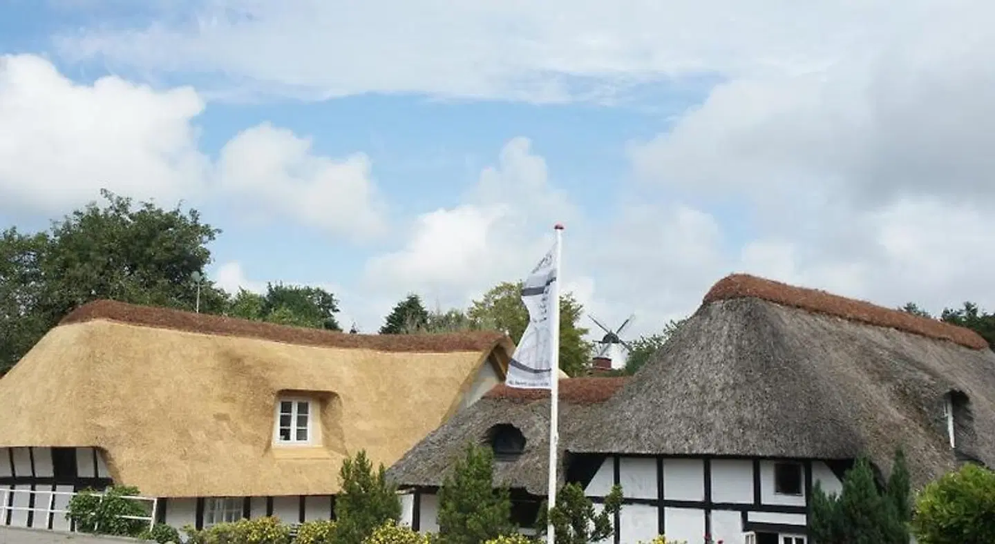 Lyng Dal Hotel og Restaurant EXTERIOR