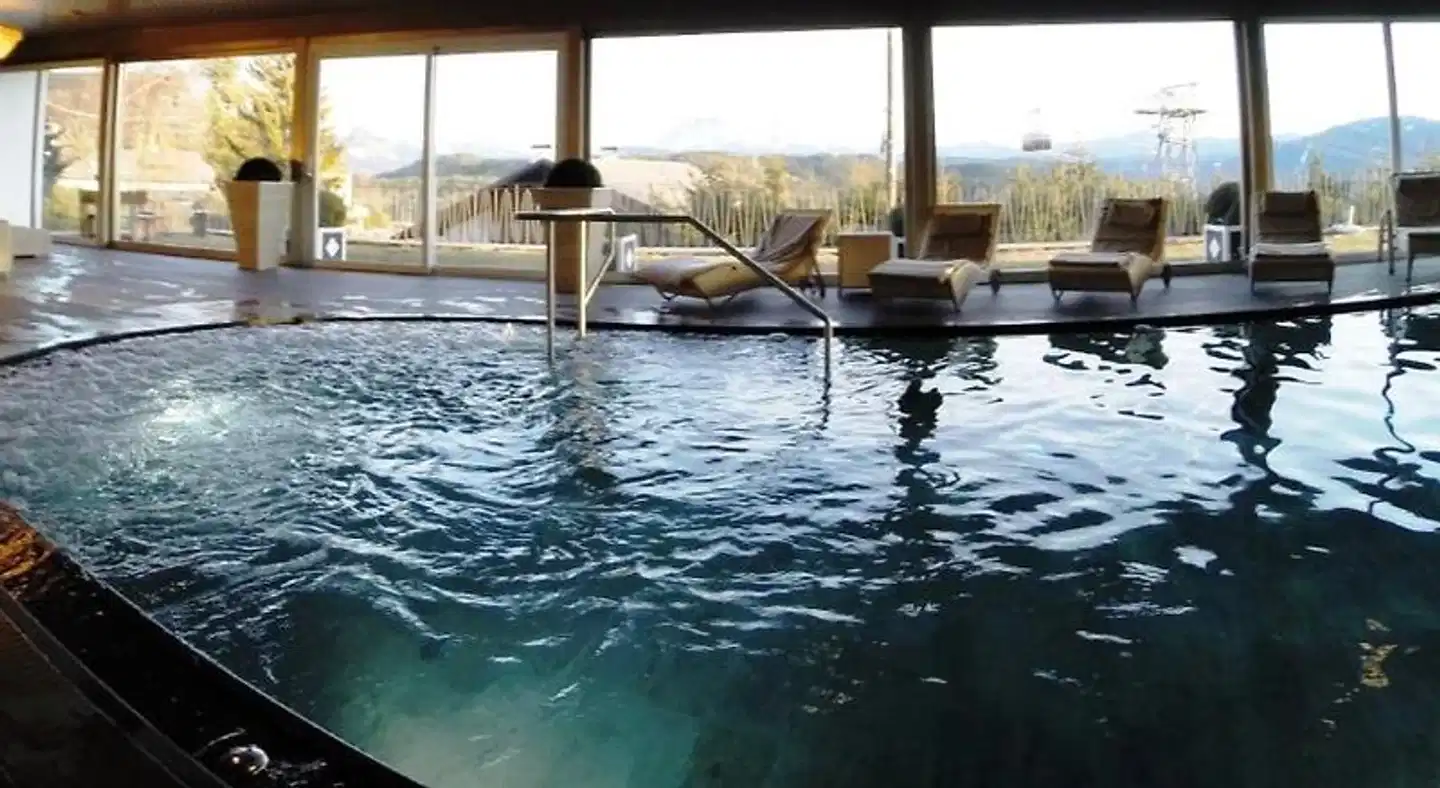 Post Victoria Hallenbad