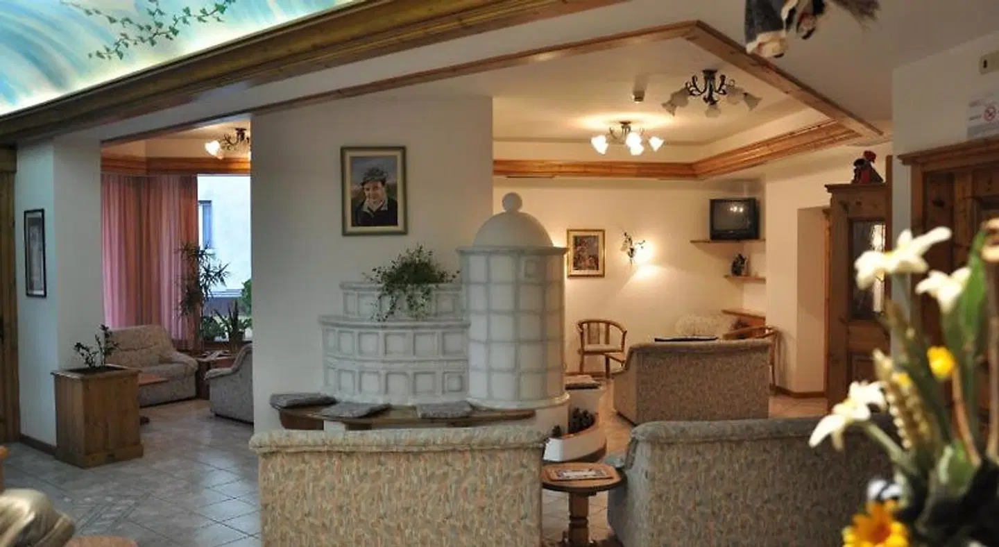 Albergo Dolomiti LOUNGE_LOBBY