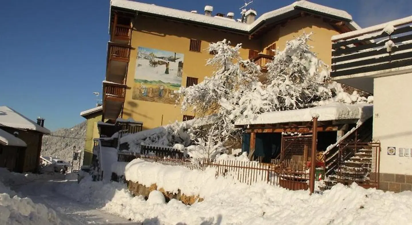Albergo Dolomiti EXTERIOR