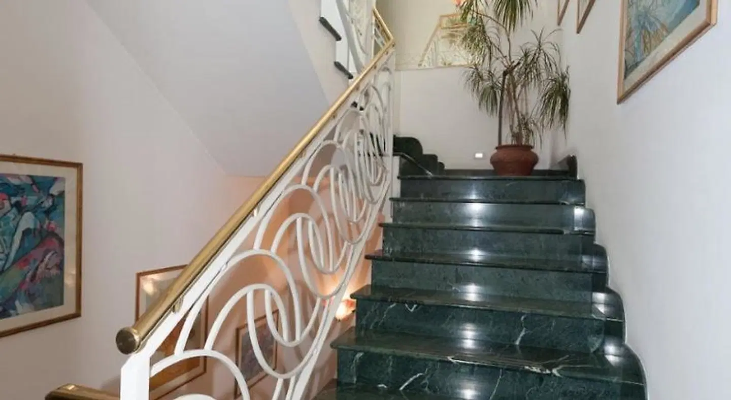 Villa Giulia Hallenbad