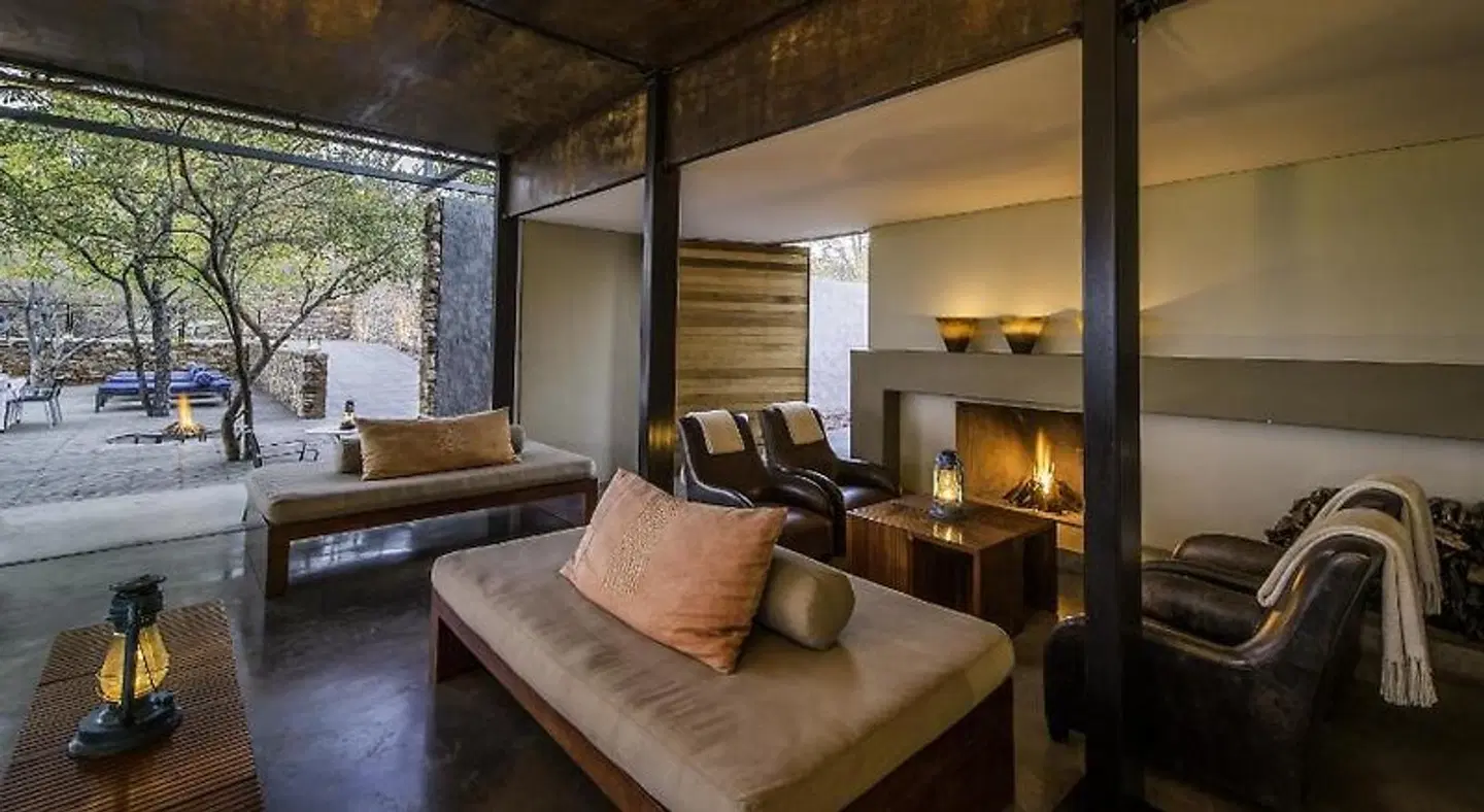 The Outpost Lodge ROOM_EXAMPLE