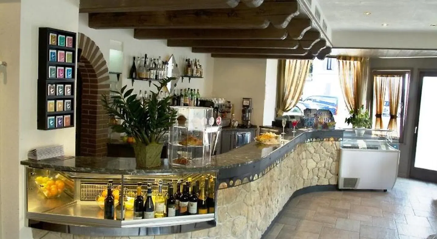 San Lorenzo Bar