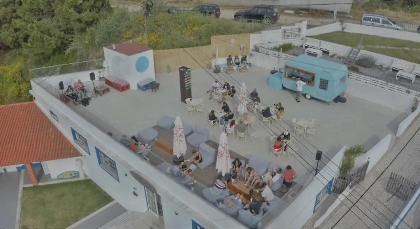Zulla Nazaré's Surf Village Strand