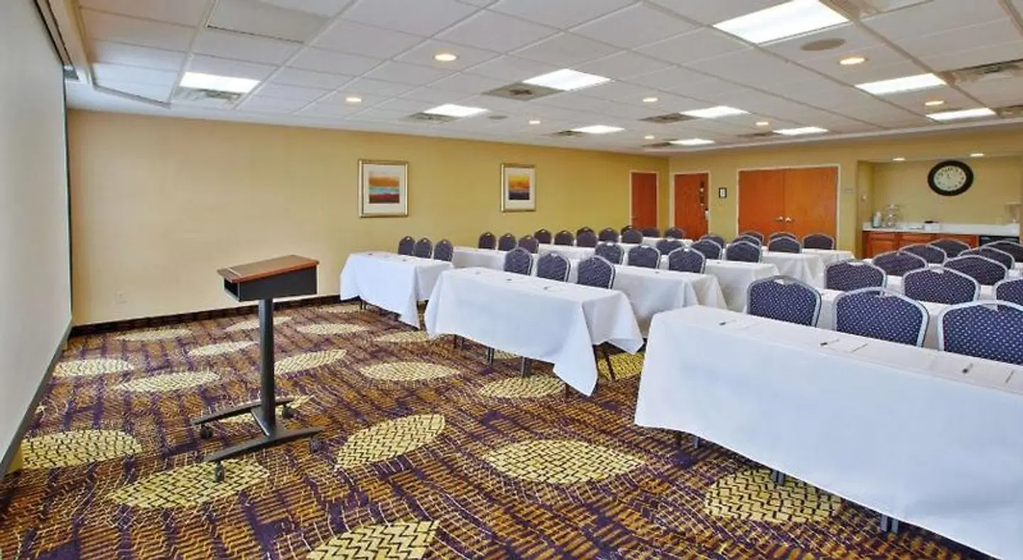 Hampton Inn Commerce Novi Konferenz