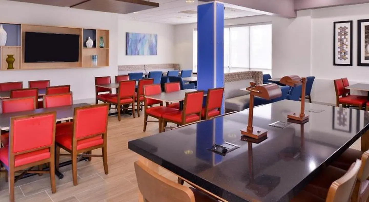 Holiday Inn Express Burlington by IHG Konferenz