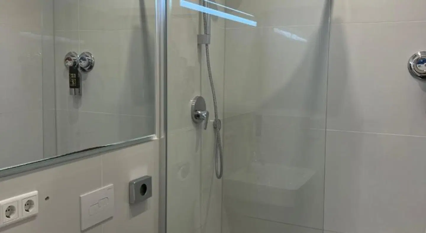 Slamba Hostel Augsburg Badezimmer