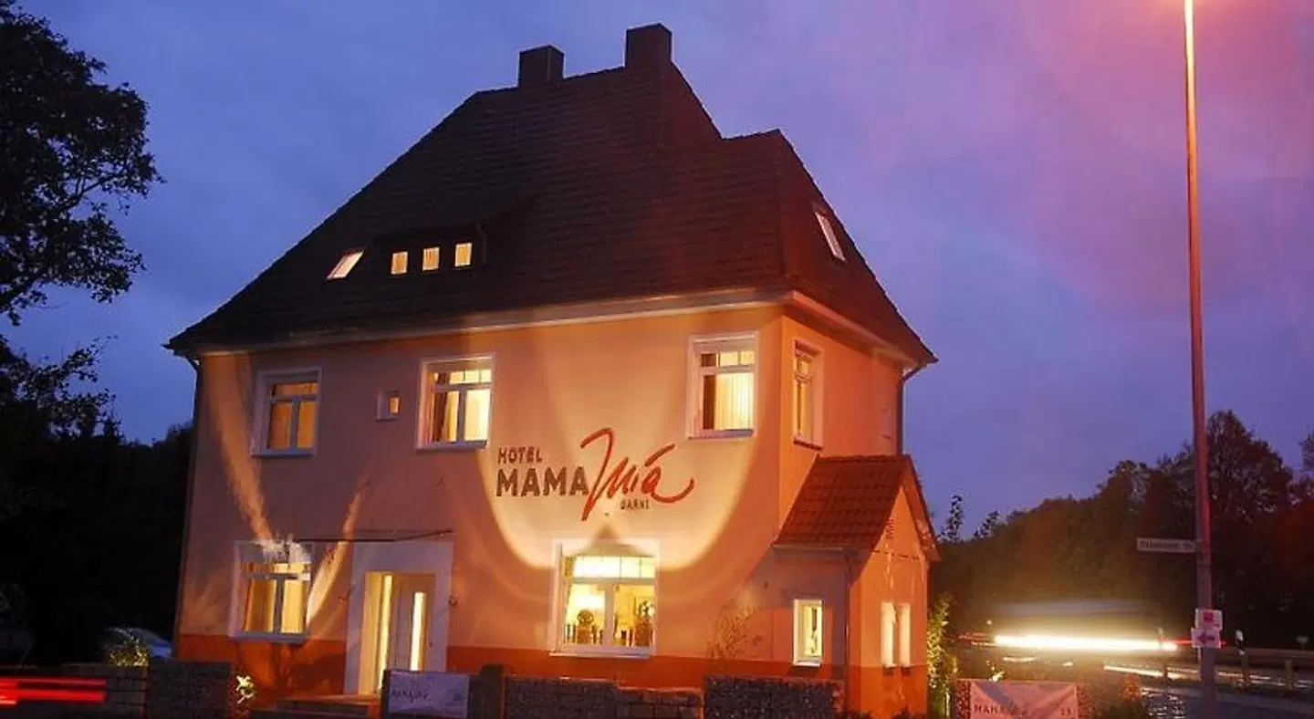Hotel Mama Mia Garni EXTERIOR