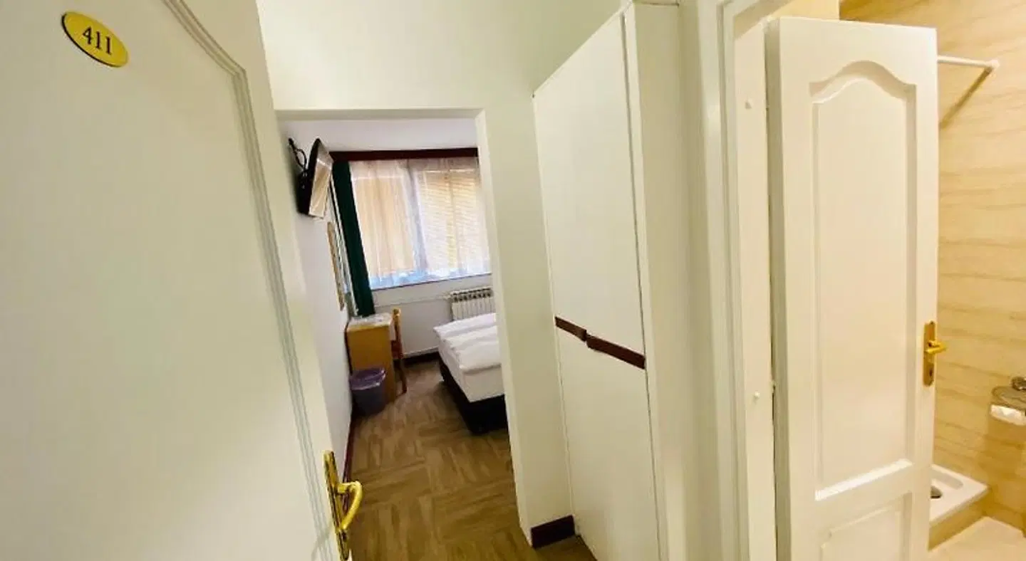 Hotel Slavonija Badezimmer