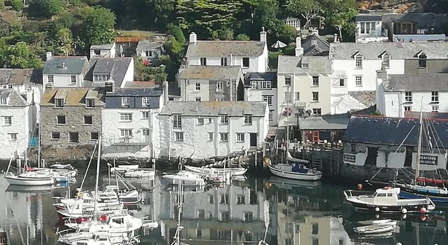 The House on the Props EXTERIOR