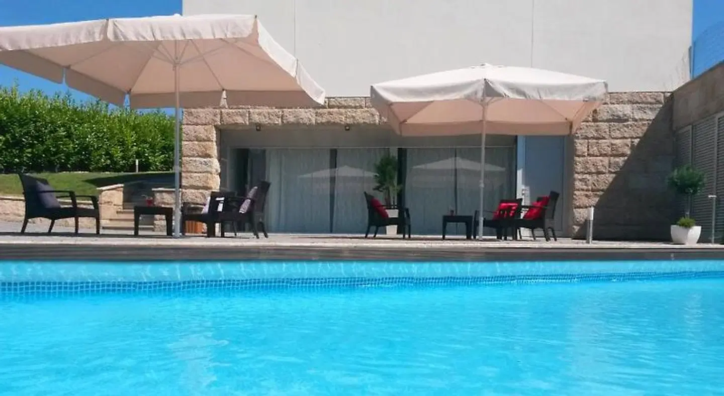 Equinaturi OUTDOOR_POOL