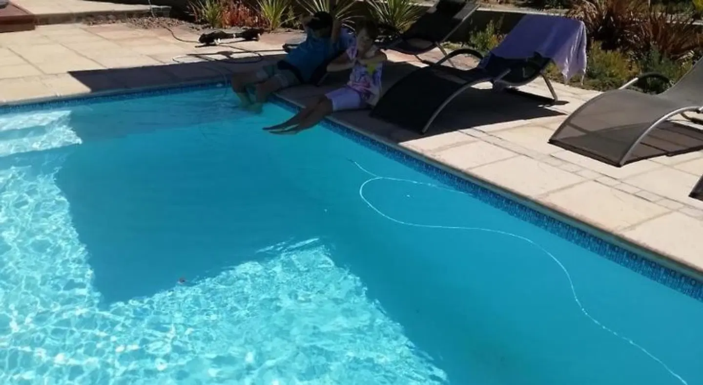Linda se Dop OUTDOOR_POOL