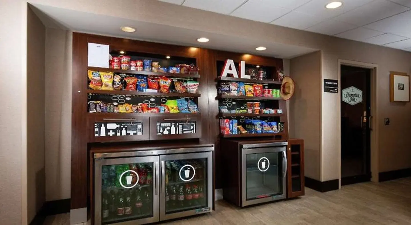 Hampton Inn Tuscaloosa-East Bar