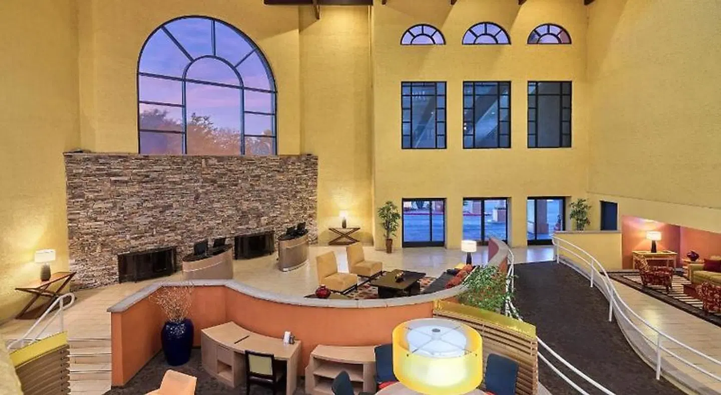 Sheraton Tucson Hotel & Suites LOUNGE_LOBBY