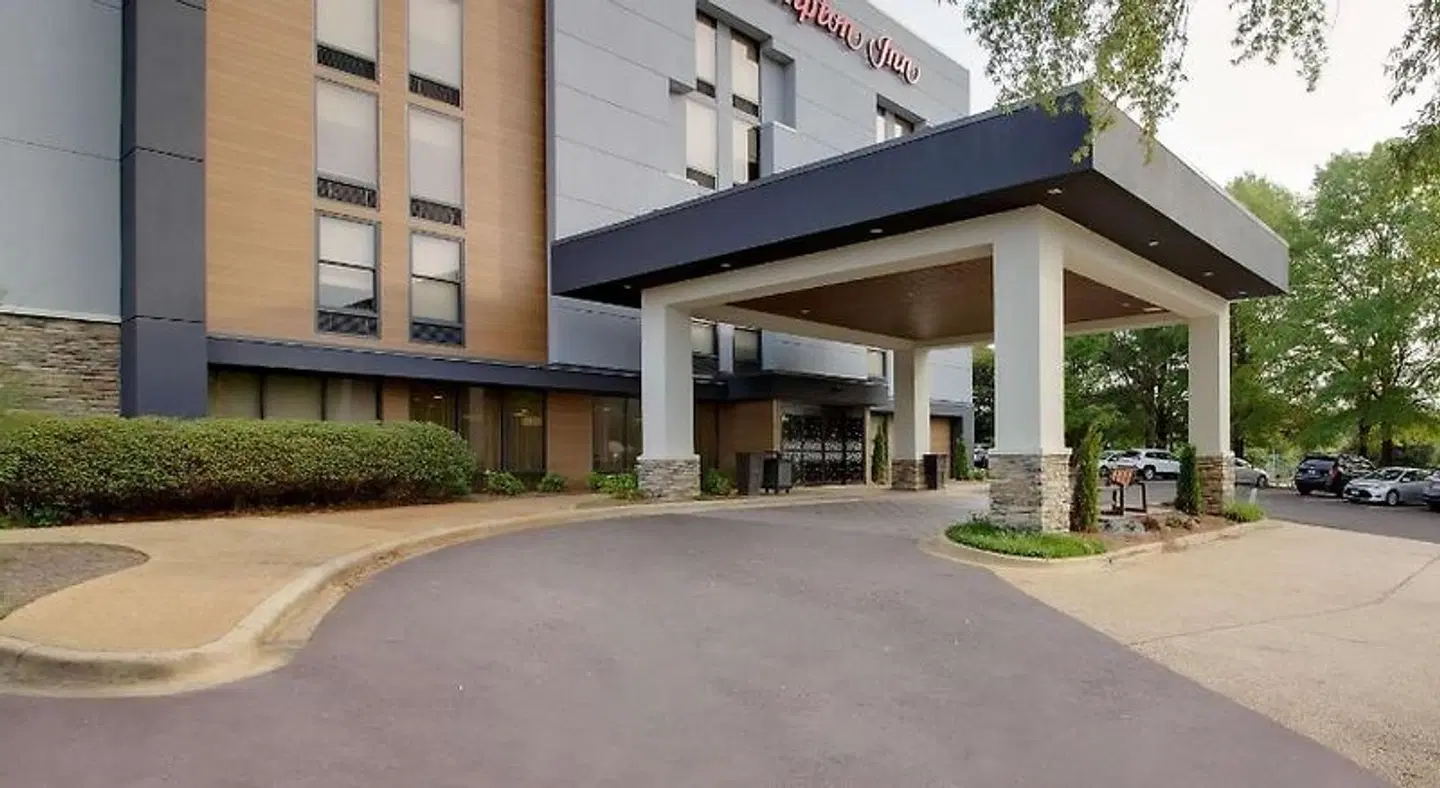 Hampton Inn Birmingham-Colonnade 280 EXTERIOR
