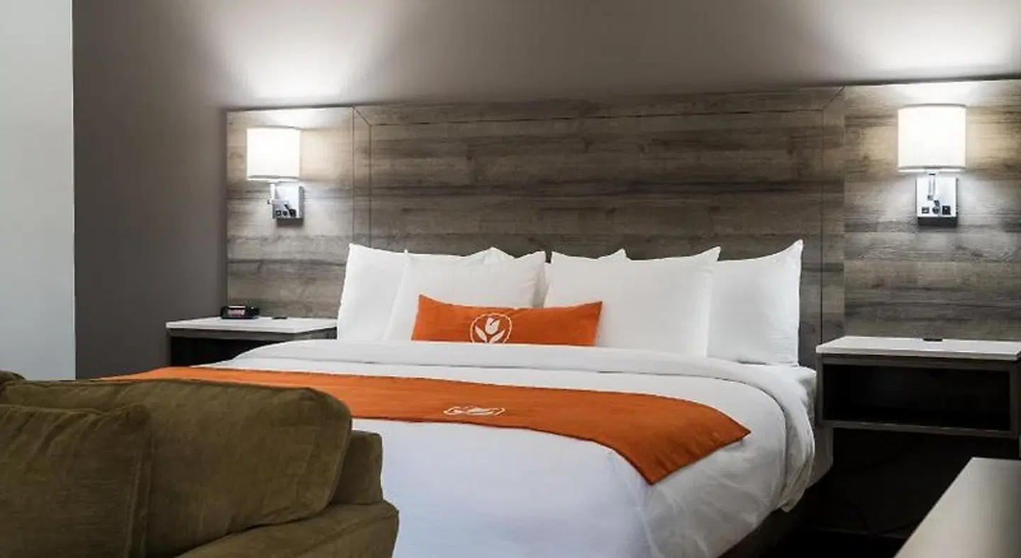 Amsterdam Inn & Suites Moncton ROOM_EXAMPLE