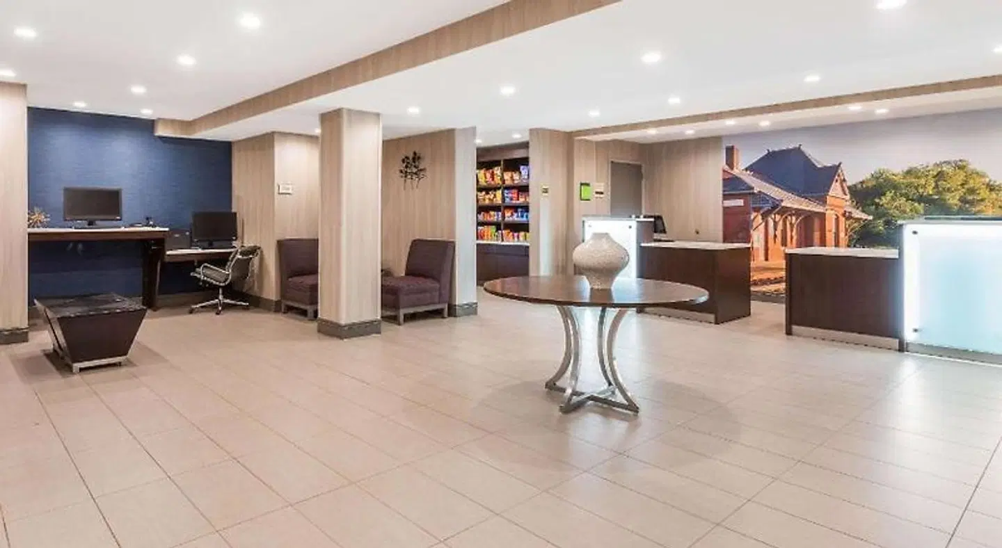 La Quinta Inn Aberdeen LOUNGE_LOBBY