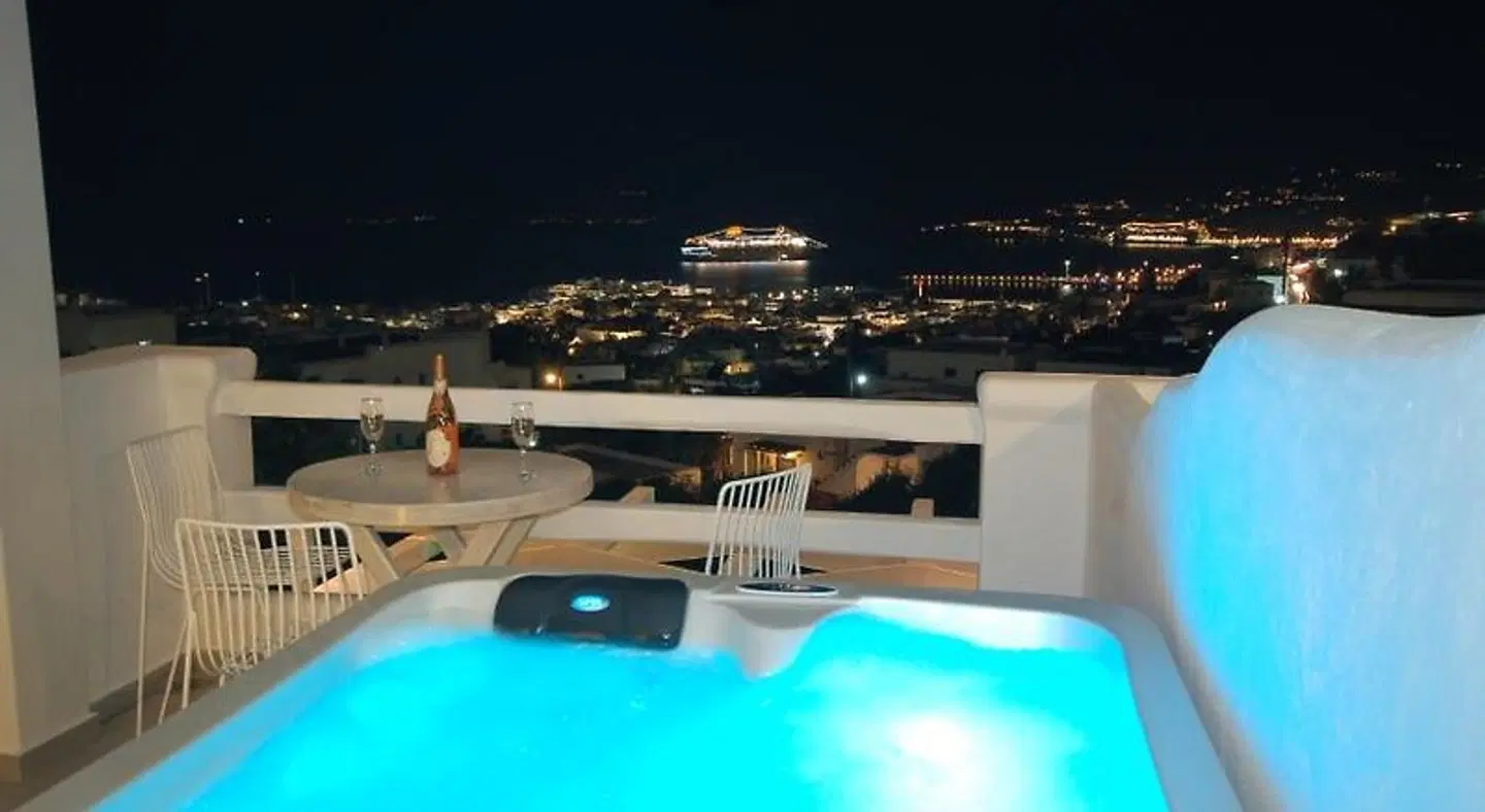 Constantina Zorz Xydakis OUTDOOR_POOL